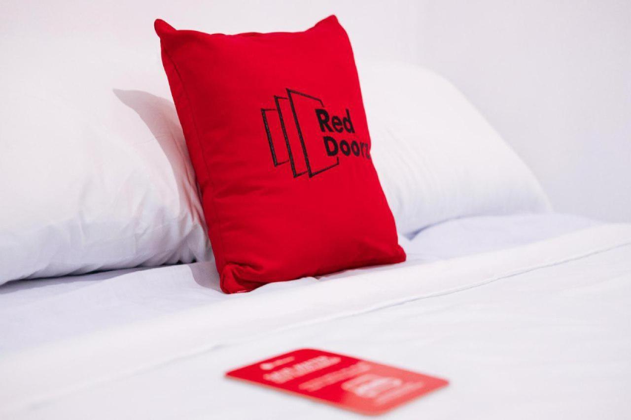 Reddoorz Plus Near Jakarta Kota Station Jacarta Exterior foto
